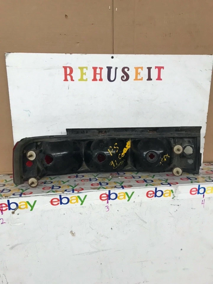 87 88 89 90 Luz trasera derecha chevy corsica p/n 16505852 OEM Foto 2 de 2