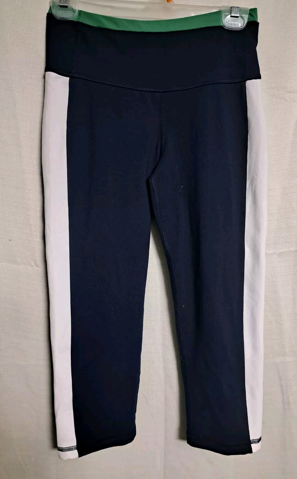 Size Medium Petite Old Navy Active Elevate Leggin… - image 1