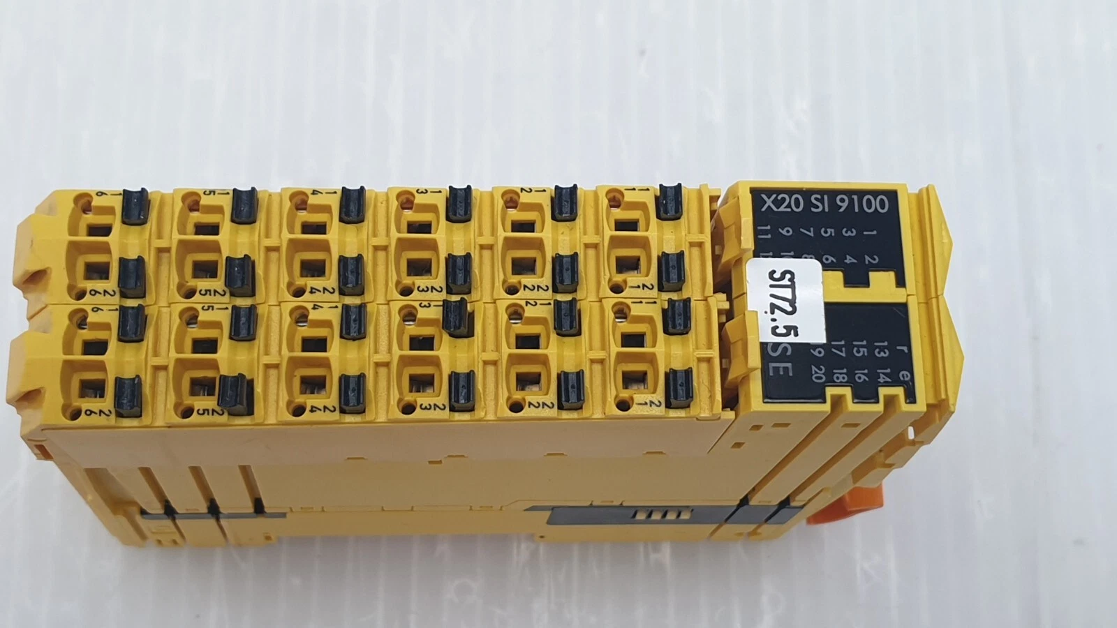 Front of the X20 SI 9100 with two 12-pin terminal blocks and channel legend