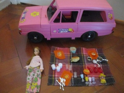 VINTAGE PIPPA DAWN TOPPER PUPPE OHNE PASSFORM UND RANGE ROVER AUTO PICKNICK SET