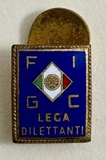 FEDERAZIONE ITALIANA FIGC vecchio distintivo calcio attacco a piedino
