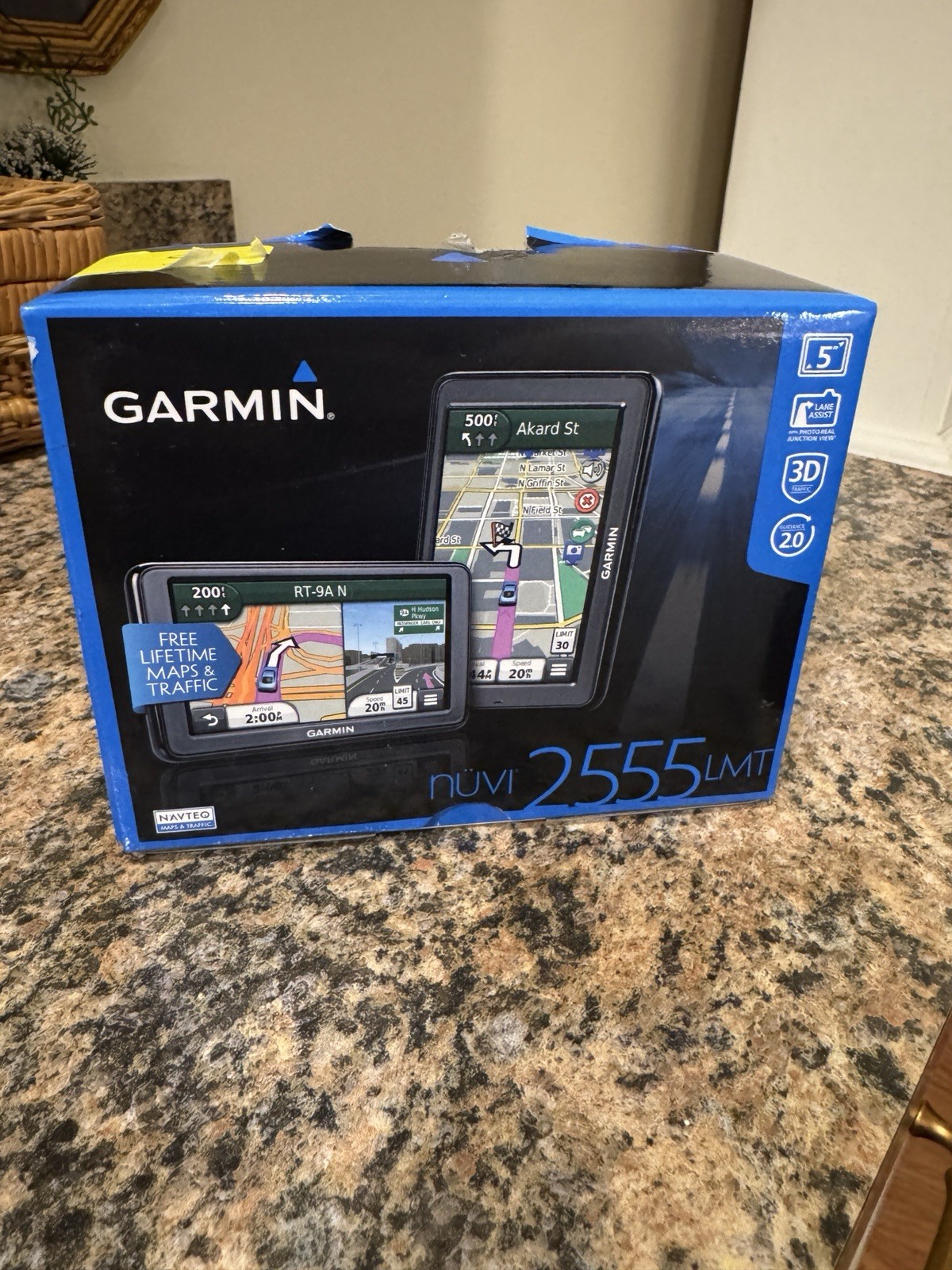 Garmin nüvi 2555LMT Car GPS Navigator with Mountable Bracket-image