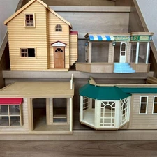 Sylvanian Families Building and Accessories Set with Over 30 Pieces