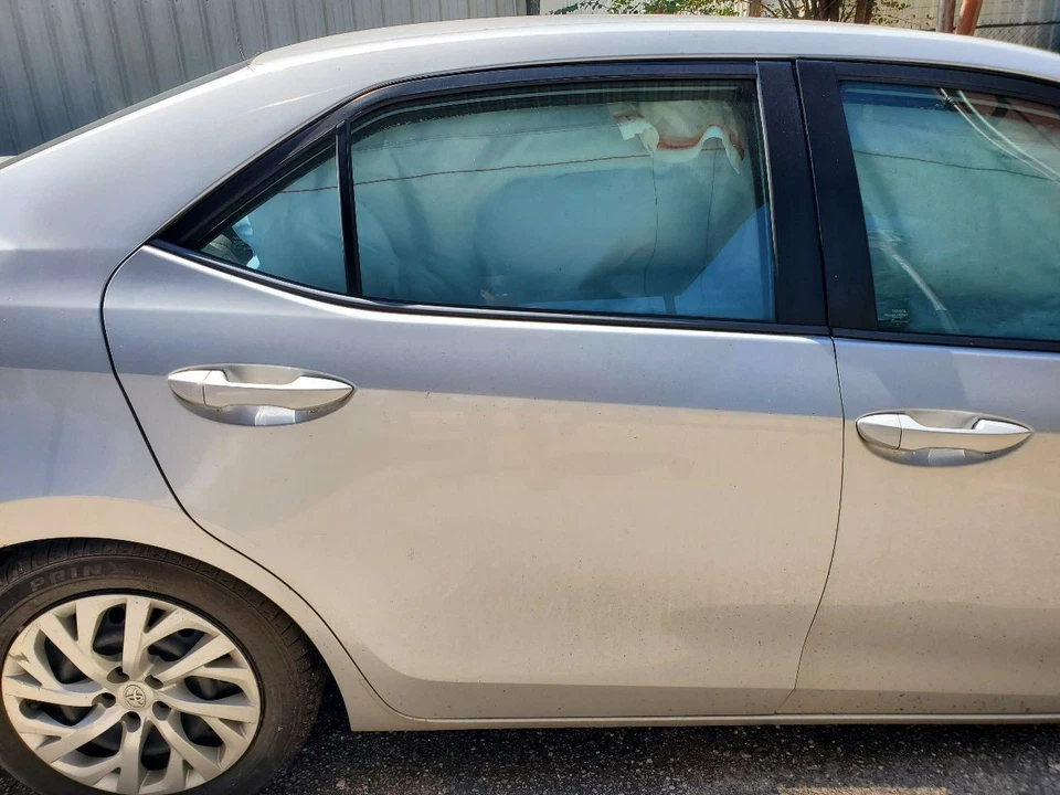 Toyota Corolla 2014 2015 2016 2017 2018 2019 OEM silenciador sedán  Foto 3 de 4