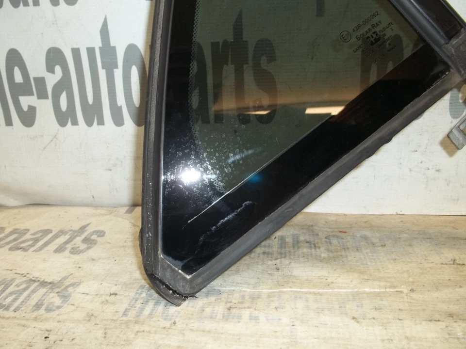 Cadillac CTS 2003-2007 pasajero derecho puerta trasera cuarto ventilación ventana de vidrio Foto 3 de 4