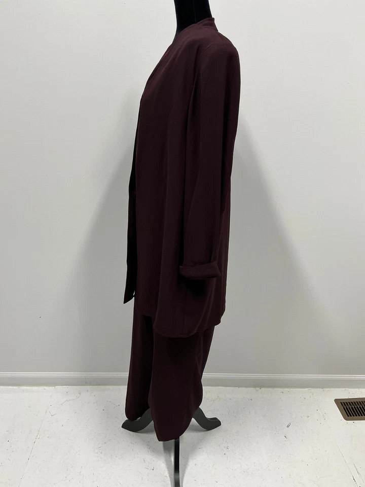 Liz Claiborne Company Womens Pant Suit Size 14 Inseam on pants 29” Jacket 31" - Image 2 of 4