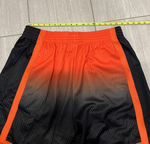 Neu mit Etikett Mitchell & Ness Knicks NBA Swingman Shorts schwarz/orange Herren Größe XL - Bild 7 von 10
