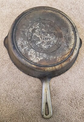 VTG Western Foundation Co. Milwaukee/Chicago ''Mi Pet Delux'' 8'' Cast Iron Skillet