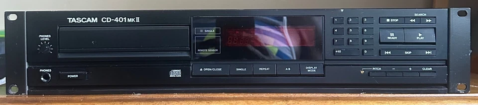 TASCAM CD-401 MK II Professional Single Disk Deck CD Player FOR REPAIR/PARTS - Image 2 of 4