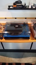 Pro-Ject ESSENTIAL III The Beatles Sgt Peppers w/Ortofon OM10 ORIGINAL BOX NM
