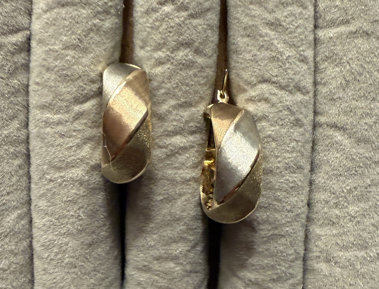 Vintage Milor Italy 14K Tri-Color Gold Hoop Earrings 2.5g QVC Italian 6/8 Inch