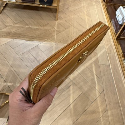 Tory Burch Kira Chevron Zip Continental Quilted Leather Wallet
