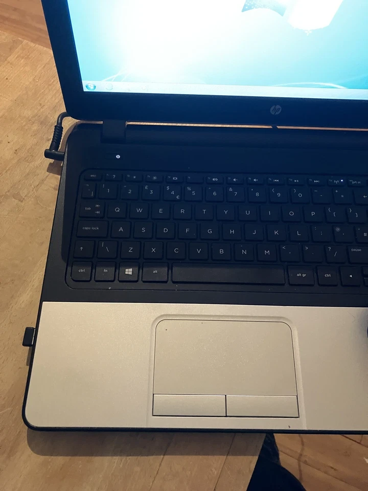 HP 350 G2 Intel i3-4030U @ 1.90GHz 4Gb Men, 250GB SSD Win 7 with PSU Laptop  - Image 3 of 4