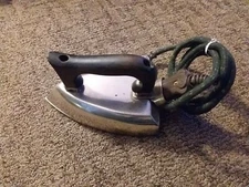 Vintage Electric Iron By RUSSELL ELECTRIC CO. Chicgo, USA