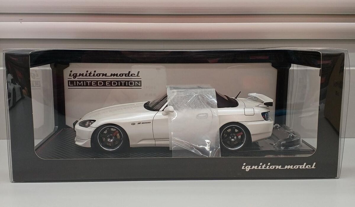 Ignition Model 1/18 IG2588 Honda S2000 (AP2) Pearl White Ignition Model 1/18 IG2588 Honda S2000 (AP2) Pearl White