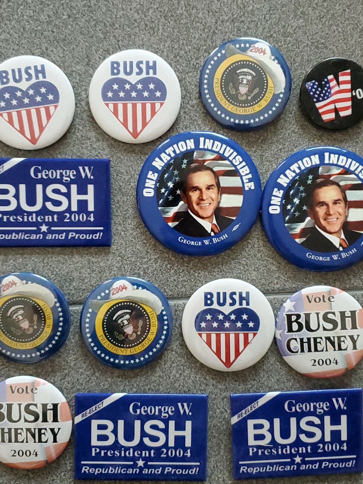 (14) lot GEORGE W. BUSH lot 2004, Vote political campaign buttons / pins