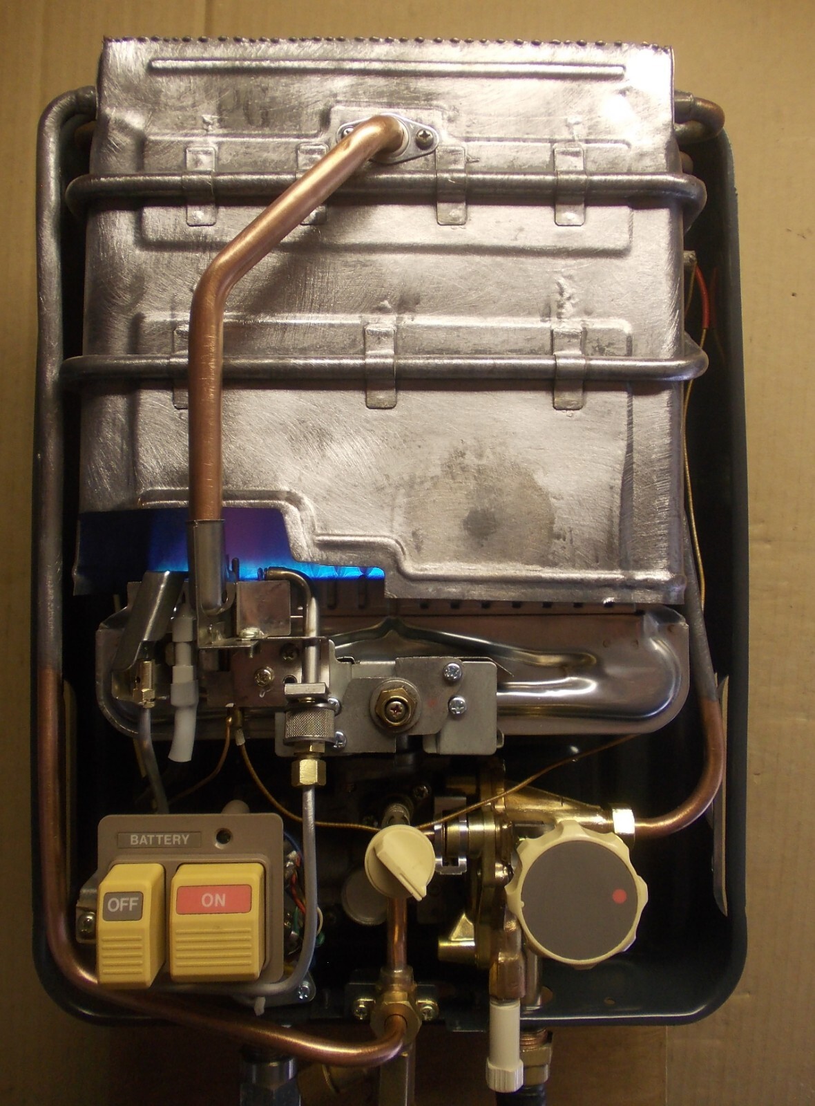 RINNAI WATER HEATER BOILER CARAVAN CAMPER, BUYING, SELLING AND REPAIR