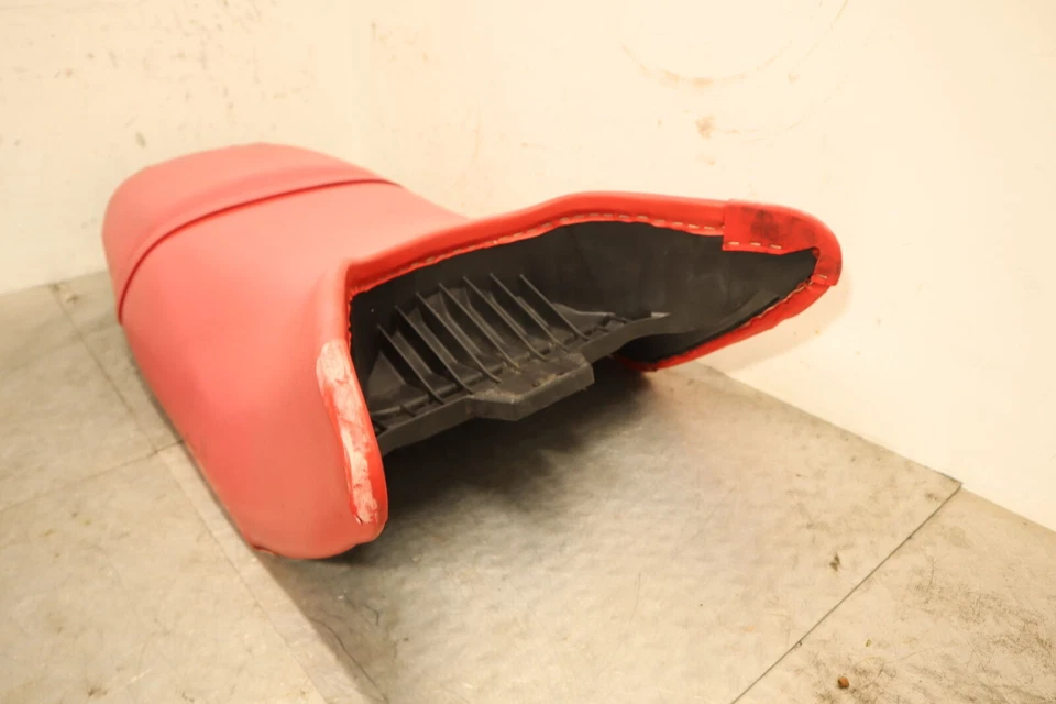 2004 Honda Aquatrax F12x Selim de Assento Frontal Fabricante de Equipamento Original 77100-HW1-690ZB - Imagem 2 de 4