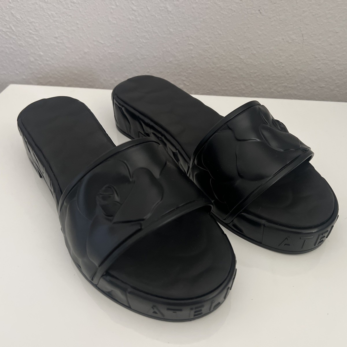 Valentino Garavani Rose Platform Slides Sz 38 Black Rubber