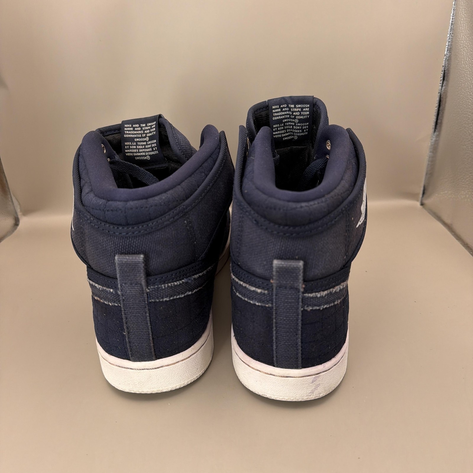 Nike Air Jordan 1 Shoes Mens Size 9.5 Blue Quilted High Top Sneakers 638471-403 thumbnail 4