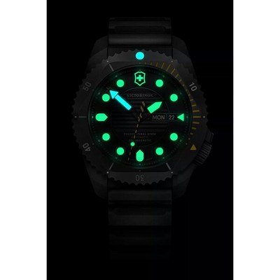 Unused VICTORINOX Dive Pro 241997 Black Auto Titanium 300M Men's