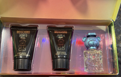 NEW Moschino Toy 2 Pearl Perfume Gift Set 