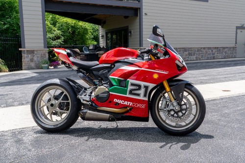 2022 DUCATI PANIGALE Championship 20th Edition Collector Quality ONLY 90 Miles