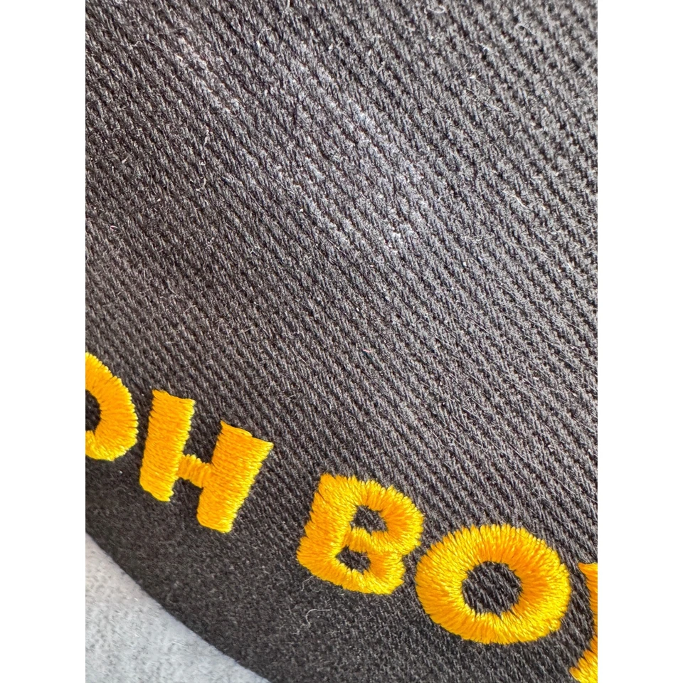 Gorra de béisbol para niños pequeños Mickey Mouse de los parques de Disney roja negra ¡Oh niño! Foto 3 de 4