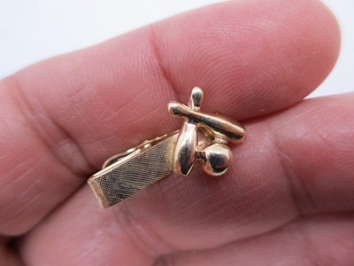 14K Gold Baseball Tie Clip / Claps       3.90 Grams        3/4'' by 1/2''