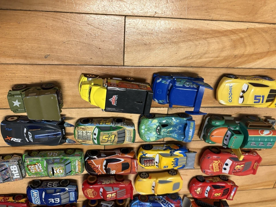 30 Disney Pixar The Cars Konvolut Vintage Kunststoff & Diecast lose Fahrzeuge - Bild 4 von 4