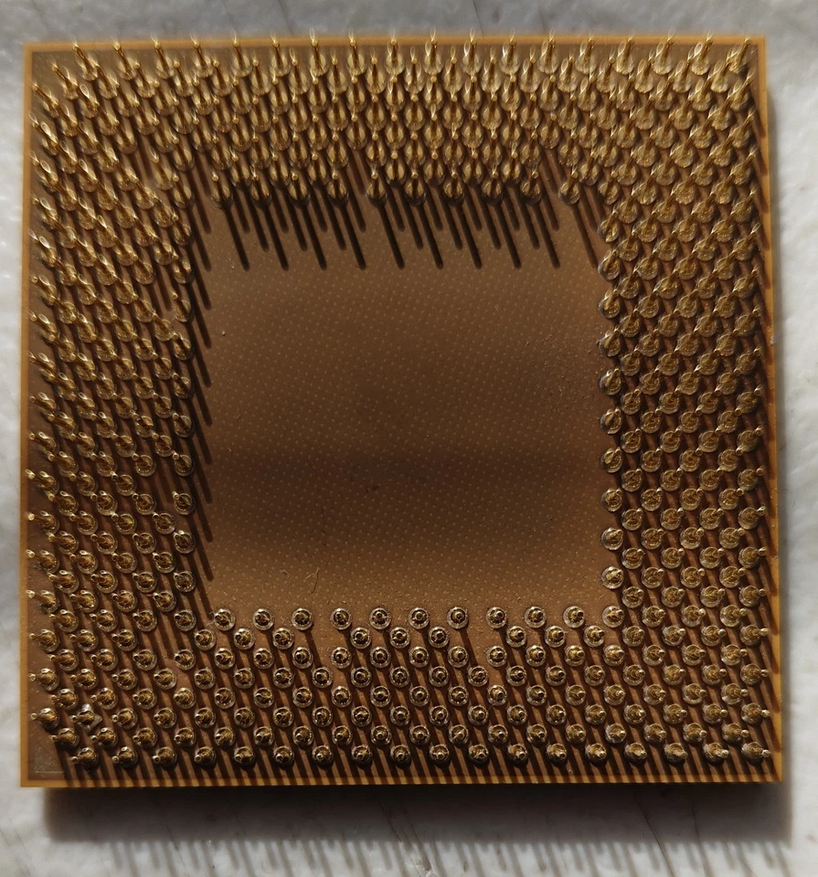 Процессор AMD Athlon 2400+ AXDA2400DKV3C гнездо 462/A - Изображение 2 из 2