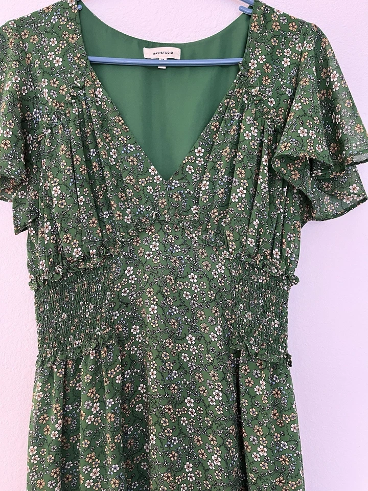 Max Studio Women's Green Floral V-neck Midi Dress Size Medium - image 2 of 4