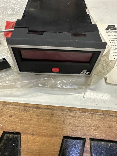 Red Lion Controls Apollo Totalizing Counter APLT0600 NEW - Picture 2 of 5