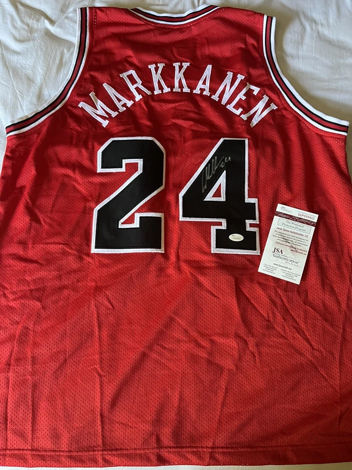 Lauri Markkanen Signed Bulls Jersey (JSA COA) Cleveland Cavaliers￼ U Arizona - Image 2 of 4