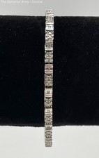 Modern 10k White Gold Fine Jewelry Diamond Box Clasp Tennis Bracelet