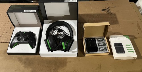 XBOX 20th ANNIVERSARY HEADSET & WIRELESS CONTROLLER USED + BATTERY PACK CHARGER
