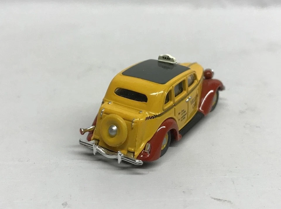 HO Scale Mini Metals, 1936 Ford ForDor Sedan Taxi, Yellow Cab Company, #30199 - Image 4 of 4