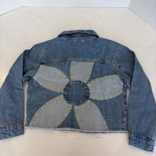 Old Navy Girls Boxy Denim Jean Jacket With Daisy Pattern Size 10/12 NWT