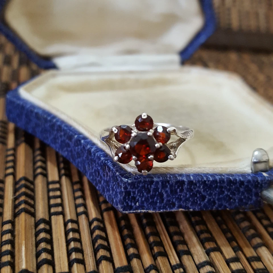 Anillo de Plata de Ley 925 Vintage, Anillo Granate Rojo Genuino, Talla J.5 EE. UU. 5 Foto 2 de 4