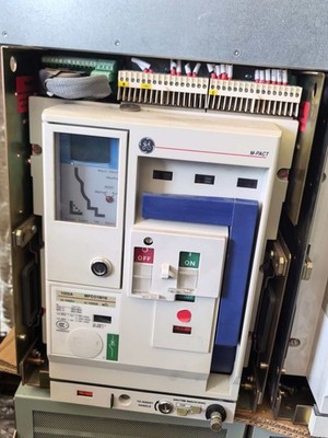 MPD31W10 Used GE/AEG M-PACT series ACB frame 1, D-type 70kA, 1000A 3P drawout