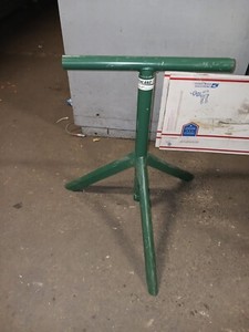 ASHLAND 34482TRIPOD STAND ADJ 25" to 43"H