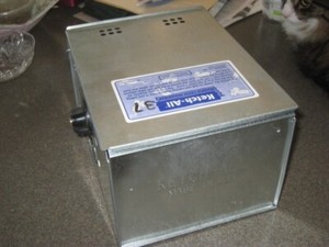 KETCH-ALL MULTIPLE CATCH MOUSETRAP BY KNESS MFG