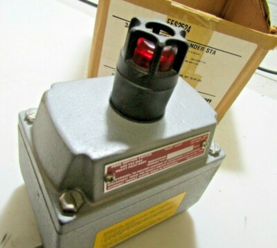 NEW APPLETON EFS2524 ENCLOSED PILOT LIGHT 120 VAC HAZARDOUS LOCATION CONTROL 
