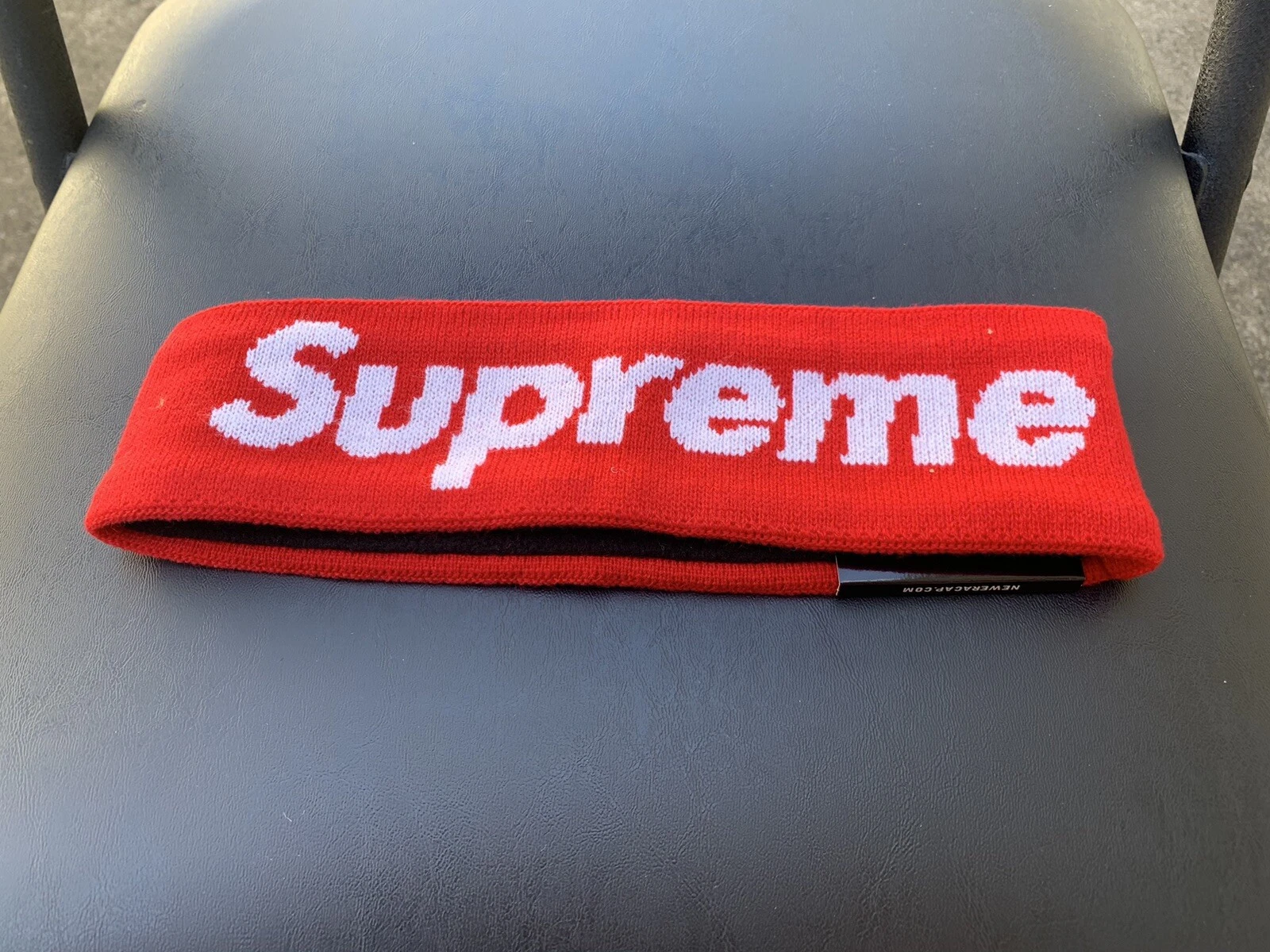 CHAPEAU BANDEAU SUPRÊME NOUVELLE ÈRE grand logo BOITE LOGO BANDEAU rouge neuf