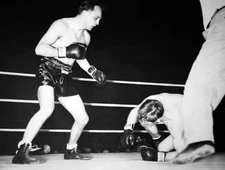 American boxer Tony Zale knocked out compatriot Al Hostak January - Old Photo