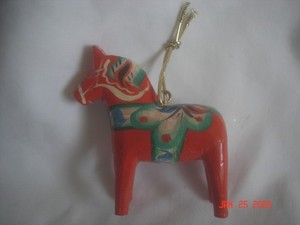NICE!  Vtg. CARVED WOOD HAND-PAINTED SWEDISH DALA HORSE ORNAMENT 3" Orange