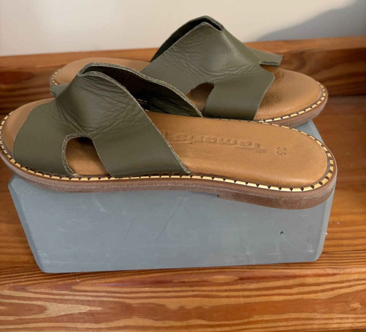 Sandals Women Slides Sz 6.5 EU 36 Green Leather Comfort TAMARIS Made in Germany-image