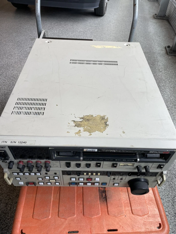 Sony BVW-70 SP Video Cassette Grabadora Betacam AC 100 240V 240W 50/60Hz PIEZAS Foto 3 de 4