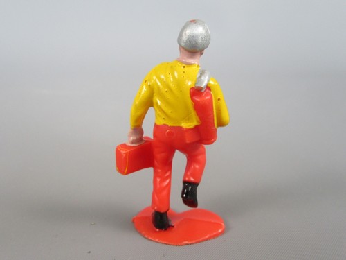 B718 Vintage Firefighter Figurine Emergency Case Toy Plastic H 5 Cm - Picture 4 of 6