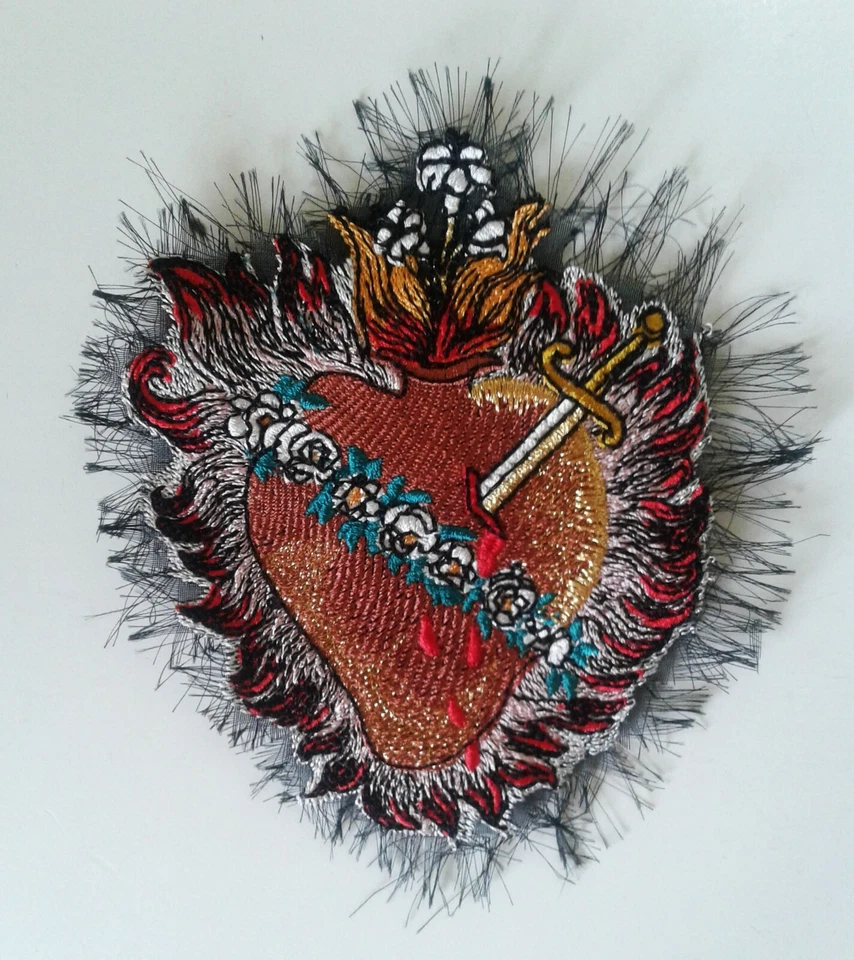 Parche bordado Milagro Sagrado Corazón vintage hecho a mano de Ucrania Foto 4 de 4